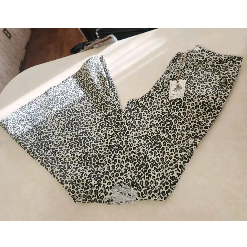 EASEL Womens Button Zip Distressed Leopard Animal Print BELL BOTTOMS Denim Jeans - Picture 10 of 10